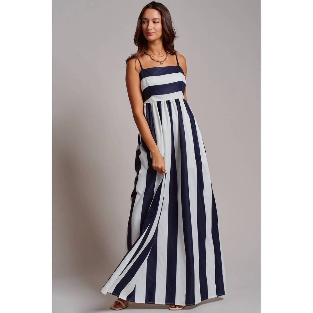 NEW URBAN DAIZY vertical stripe smocked back maxi dress in navy